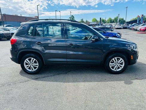 Used 2016 Volkswagen Tiguan S image 8