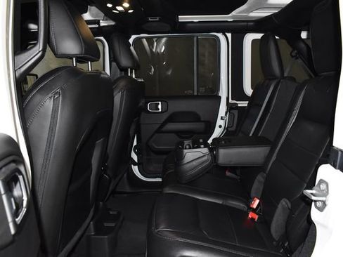 Used 2022 Jeep Wrangler Unlimited Sahara image 28