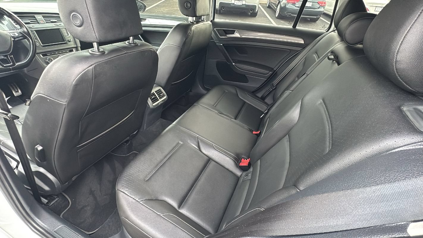 Used 2017 Volkswagen Golf Alltrack SE AWD/4WD image 12