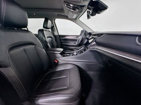 Used 2023 Jeep Grand Cherokee L Limited image 34