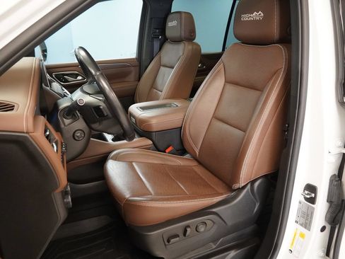 Used 2023 Chevrolet Tahoe High Country AWD/4WD image 3