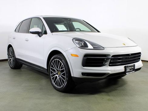 Certified 2023 Porsche Cayenne w/ Premium Package AWD/4WD image 9