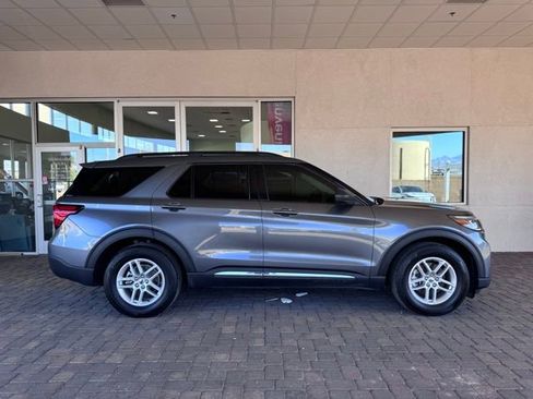 Certified 2025 Ford Explorer Active image 6