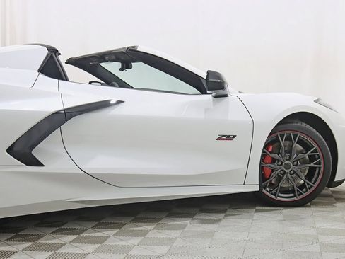 Used 2023 Chevrolet Corvette Stingray Premium Conv w/ Z51 Performance Package RWD image 11