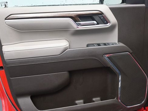 Used 2024 GMC Sierra 1500 SLE w/ Preferred Package image 19