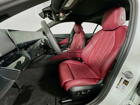 Used 2025 BMW 530i w/ Premium Package image 21