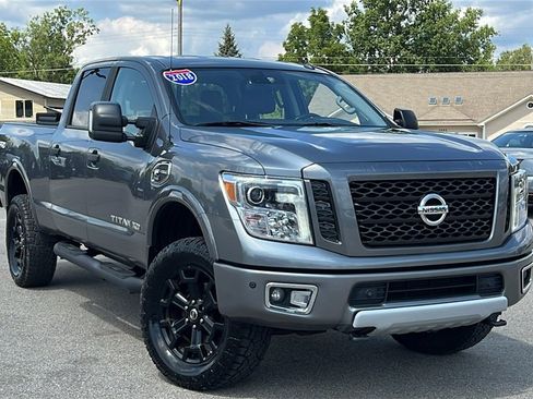 Used 2018 Nissan Titan PRO-4X image 2