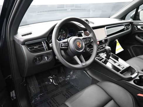 New 2026 Porsche Macan AWD/4WD image 4