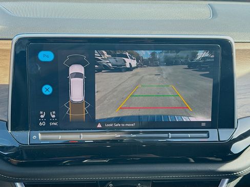 Used 2024 Volkswagen Atlas SE image 13