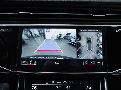 Used 2022 Audi Q7 3.0T Premium Plus w/ Premium Plus Package AWD/4WD image 13