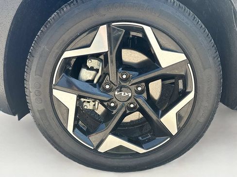 Certified 2025 Kia Seltos EX w/ EX Sunroof Package FWD image 35