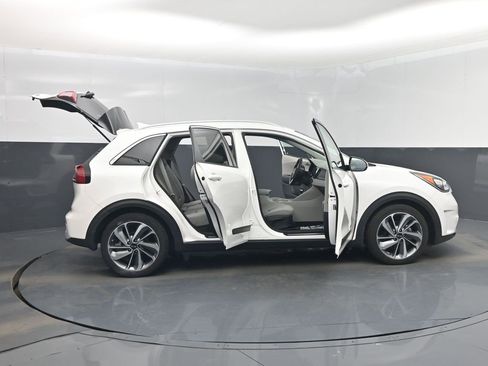 Used 2017 Kia Niro Touring image 57