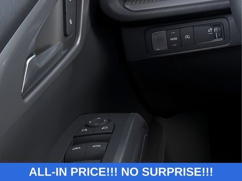 New 2026 Chevrolet Traverse LT w/ Driver Confidence Package FWD image 16