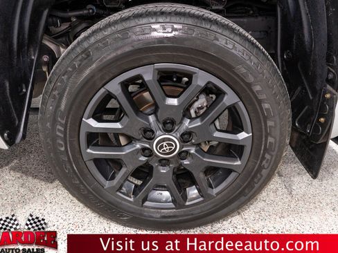 Used 2024 Toyota Tundra Platinum AWD/4WD image 10
