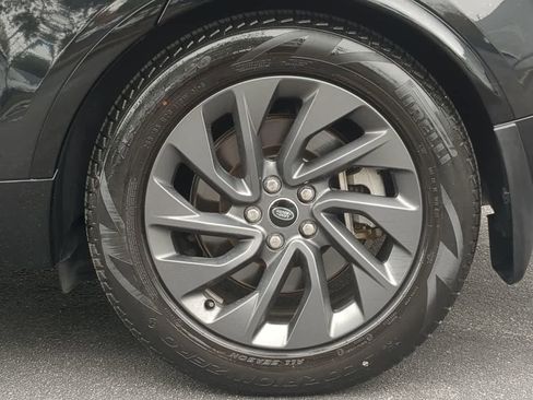 Certified 2023 Land Rover Discovery S R-Dynamic image 13