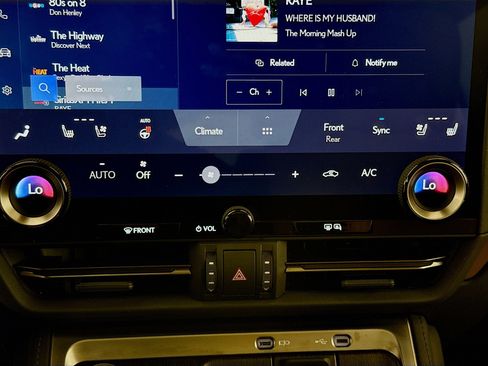 Used 2024 Lexus GX 550 w/ Cold Area Package AWD/4WD image 17