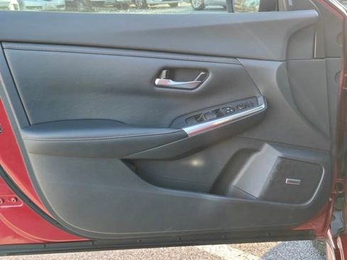 Used 2023 Nissan Sentra SR w/ SR Premium Package image 11