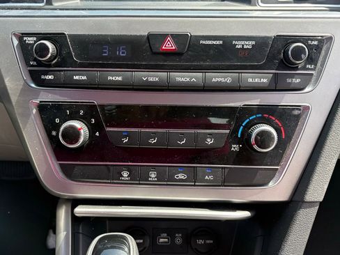 Used 2016 Hyundai Sonata SE FWD image 21