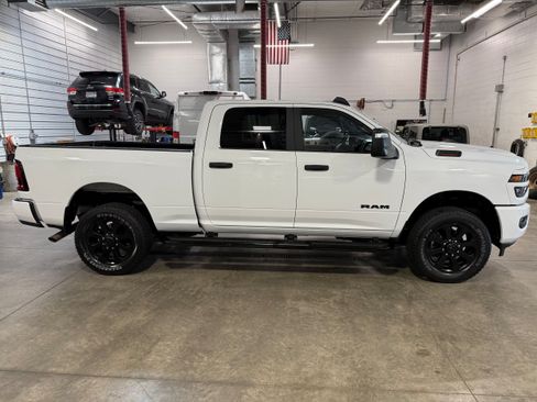 Certified 2025 RAM 2500 Big Horn AWD/4WD image 4