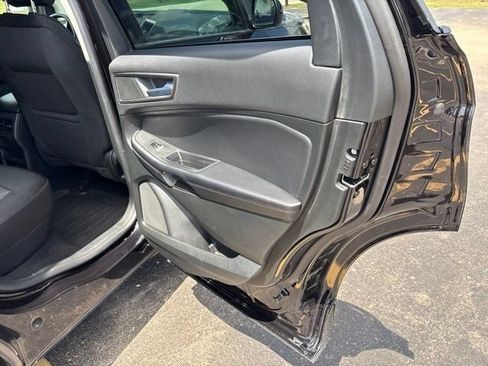 Used 2023 Ford Edge SE w/ Black Appearance Package AWD/4WD image 11