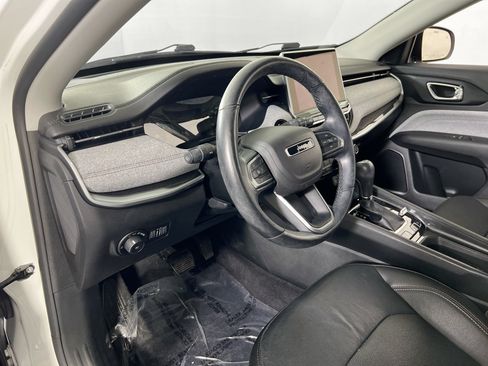 Used 2022 Jeep Compass Latitude AWD/4WD image 9