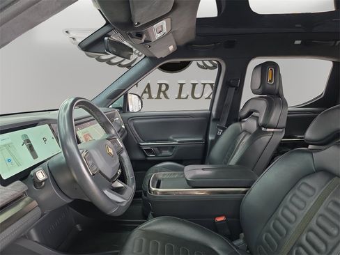 Used 2022 Rivian R1T Adventure image 9