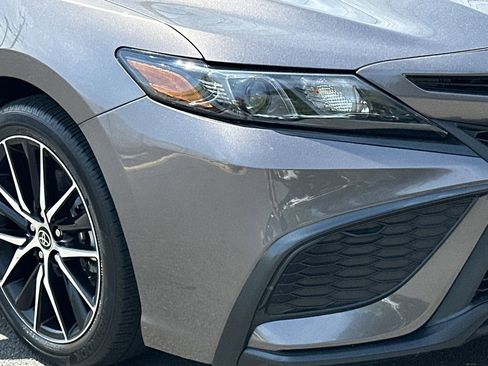 Used 2023 Toyota Camry SE image 8