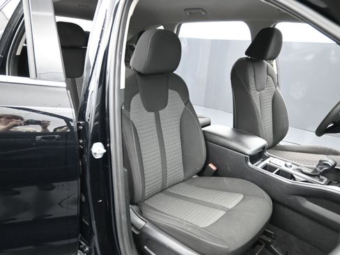 Used 2023 Kia Sorento LX FWD image 27