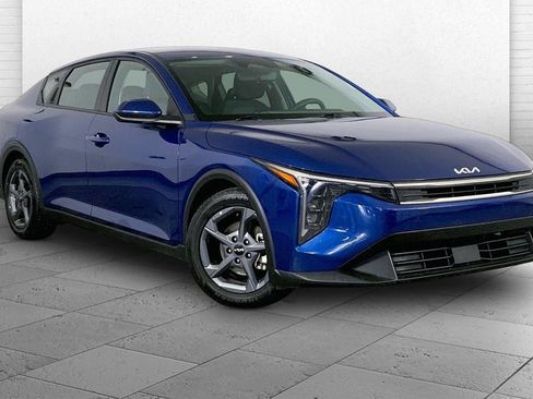 Used 2025 Kia K4 FWD image 1