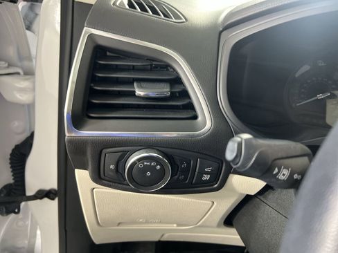 Used 2022 Ford Edge Titanium AWD/4WD image 19