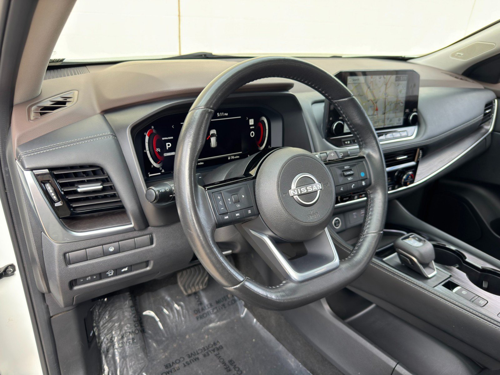 Used 2023 Nissan Rogue Platinum FWD image 13