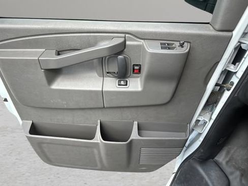 Used 2022 Chevrolet Express 2500 Extended w/ Driver Convenience Package RWD image 18