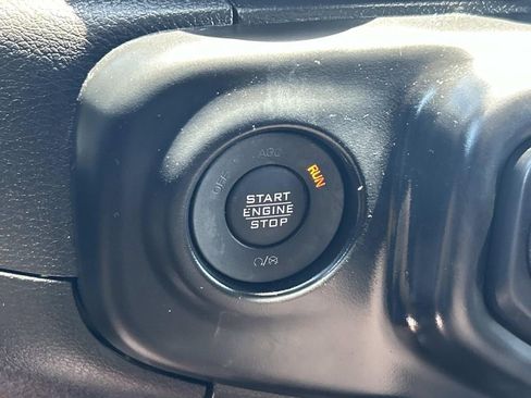Used 2023 Jeep Wrangler Unlimited Sahara w/ Cold Weather Group AWD/4WD image 35