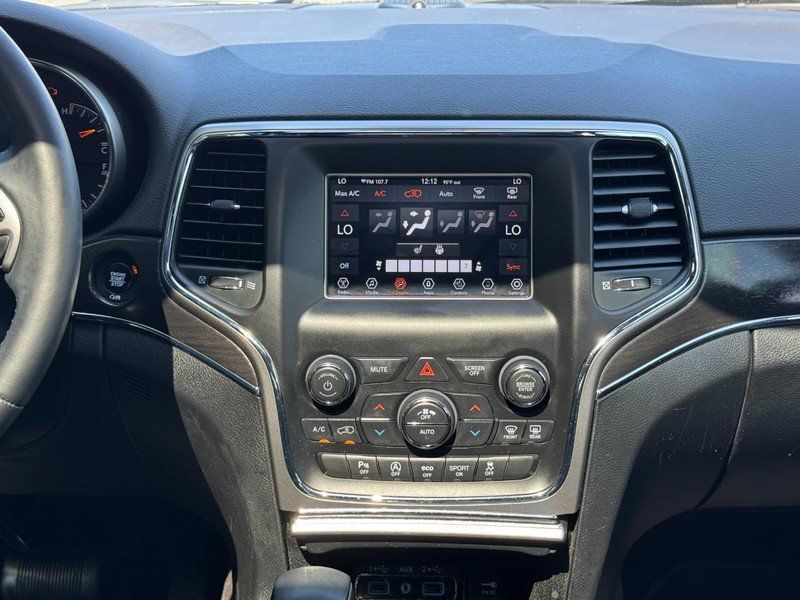 Used 2018 Jeep Grand Cherokee Limited AWD/4WD image 13