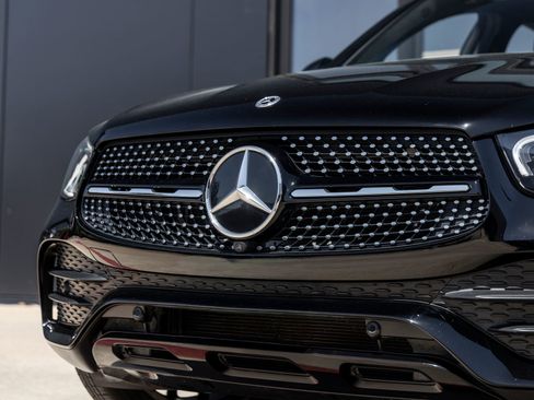 Used 2023 Mercedes-Benz GLC 300 4MATIC Coupe image 15