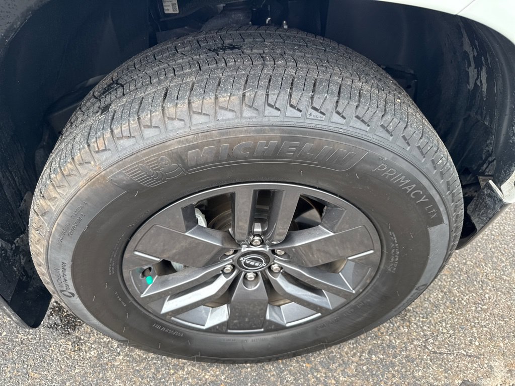 Used 2025 Nissan Frontier SV RWD image 41