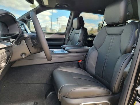 New 2026 Jeep Grand Wagoneer 4WD image 19
