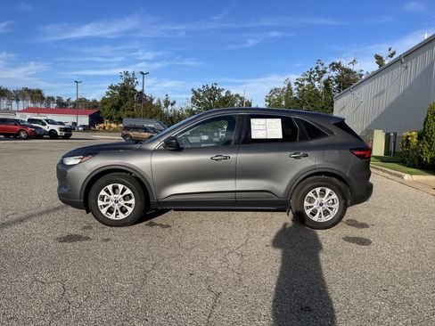Used 2023 Ford Escape Active w/ Tech Pack #1 AWD/4WD image 7