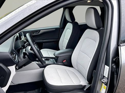 Certified 2023 Ford Escape Active AWD/4WD image 25