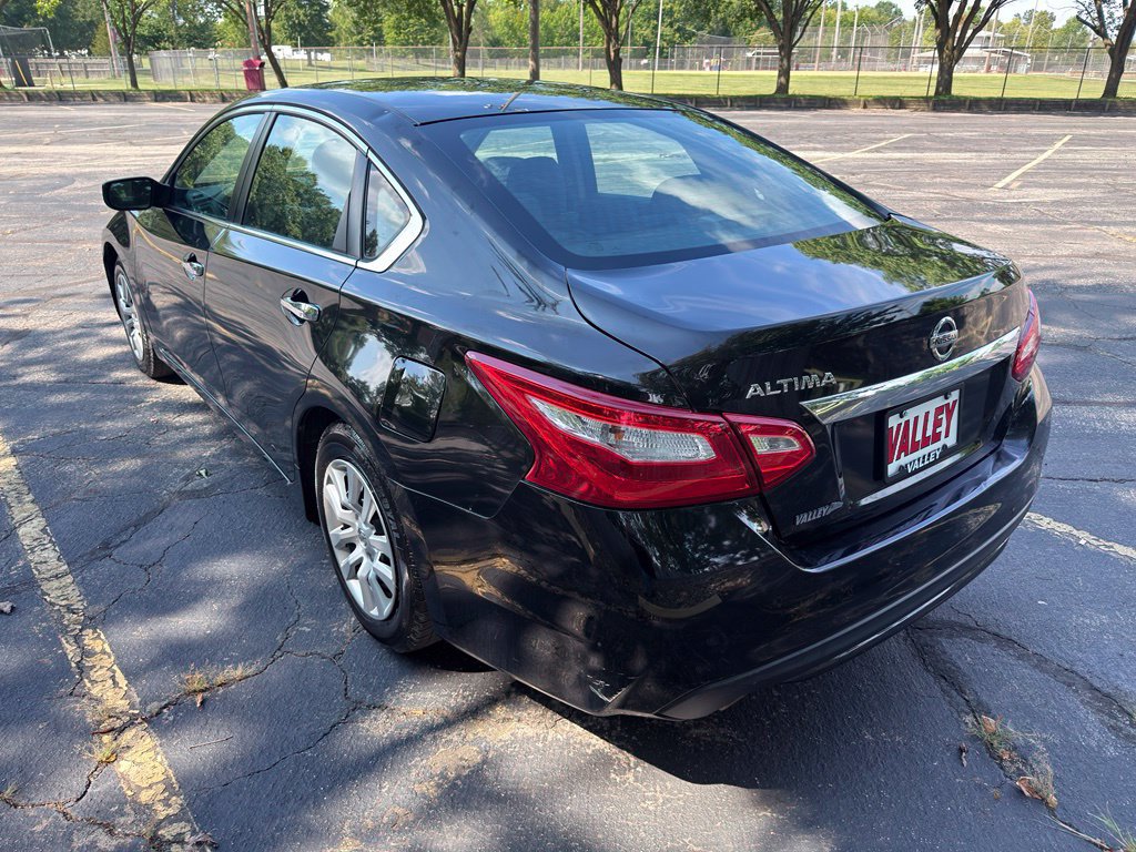 Used 2016 Nissan Altima 2.5 S w/ Power Driver Seat Package FWD image 13