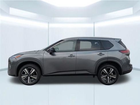 Used 2026 Nissan Rogue SL AWD/4WD image 2