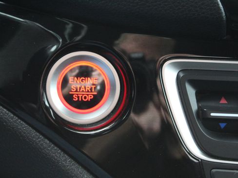 Used 2018 Honda Pilot Elite image 47