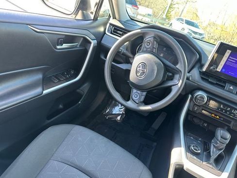 Certified 2025 Toyota RAV4 XLE AWD/4WD image 25