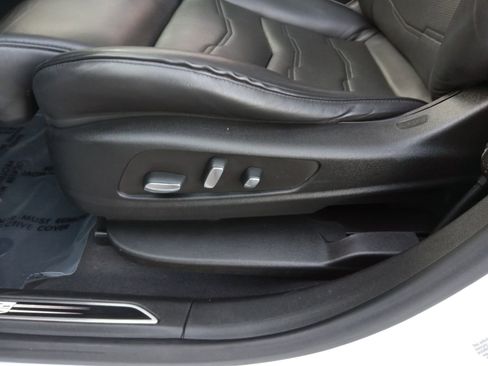 Used 2017 Cadillac XT5 Platinum image 12