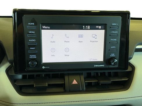 Used 2020 Toyota RAV4 XLE FWD image 12