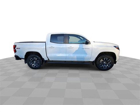 Used 2023 Chevrolet Colorado Z71 w/ Z71 Convenience Package 2 image 9