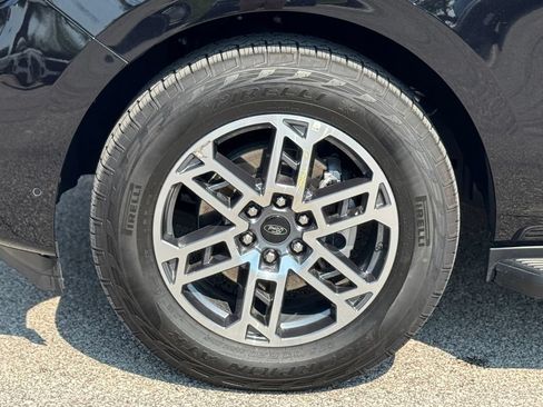 Used 2025 Ford Expedition Active AWD/4WD image 48