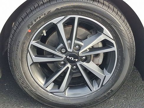 Certified 2023 Kia Forte LXS w/ LXS Technology Package image 8