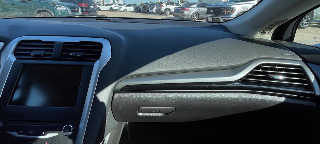 Used 2014 Ford Fusion SE FWD image 26