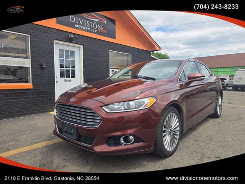 Used 2015 Ford Fusion Titanium FWD image 2